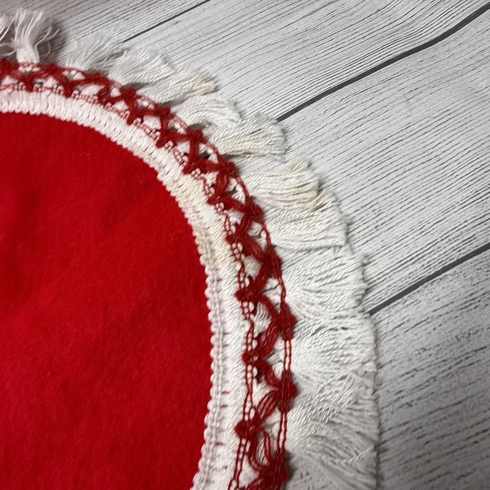 3 Vintage Christmas Doilies Centerpiece Granny Core Tassels Felt Round Doily
